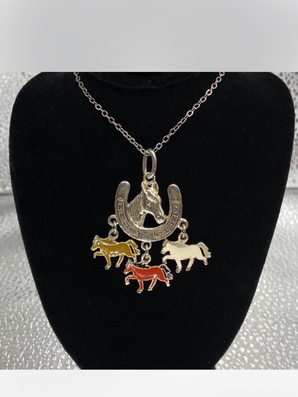 *** Southwestern ^*^ Horseshoe Multicolor Pendant Necklace *^* Equestrian ***